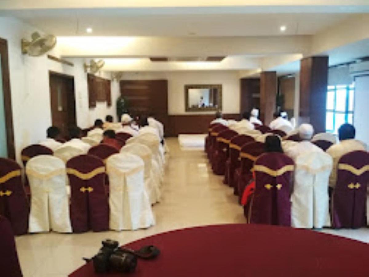 Hotel Sai Saya,Нашик Екстериор снимка