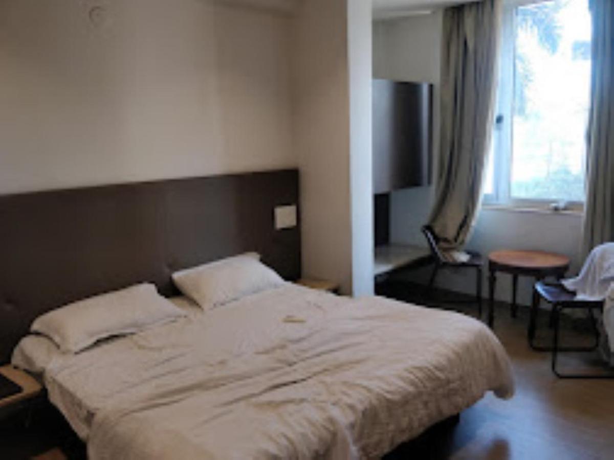 Hotel Sai Saya,Нашик Екстериор снимка