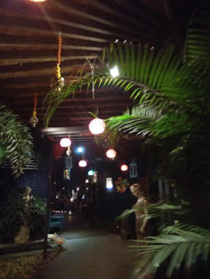Hotel Sai Saya,Нашик Екстериор снимка