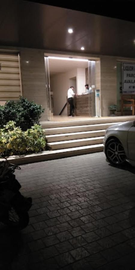 Hotel Sai Saya,Нашик Екстериор снимка
