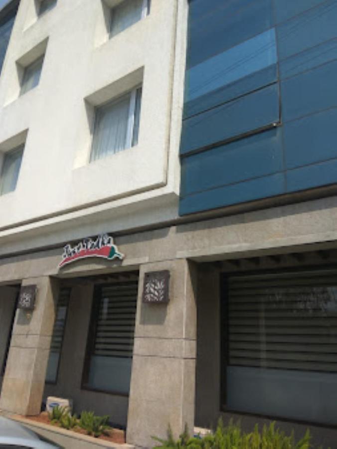 Hotel Sai Saya,Нашик Екстериор снимка