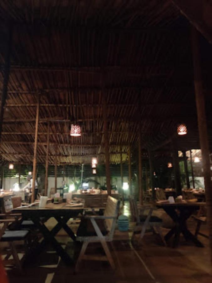 Hotel Sai Saya,Нашик Екстериор снимка